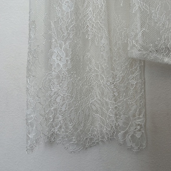 BCBGMaxazria IVORY Scallop Lace Bell Sleeve Blouse size M - Picture 5 of 8